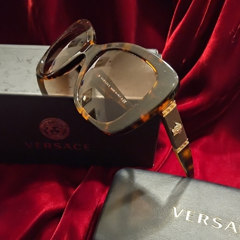 Versace Euc Tortoise Brown Oversized Sunglasses W… - image 1